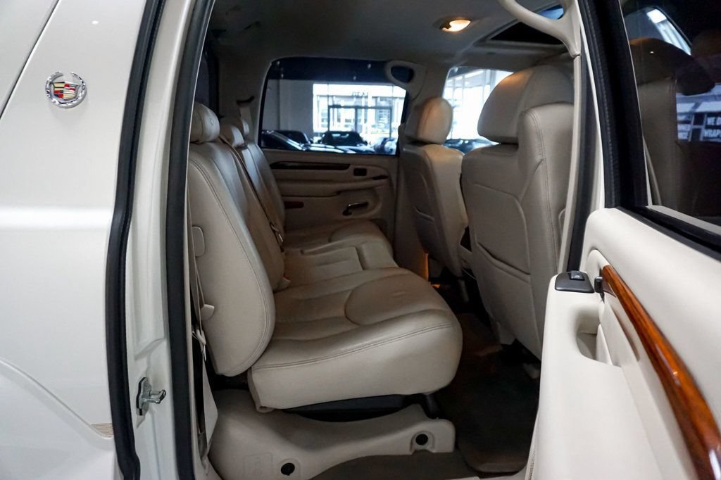 Used 2004 Cadillac Escalade EXT AWD/4WD image 35