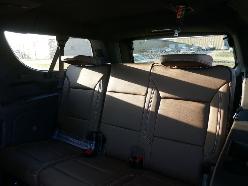 New 2026 Chevrolet Suburban High Country image 14