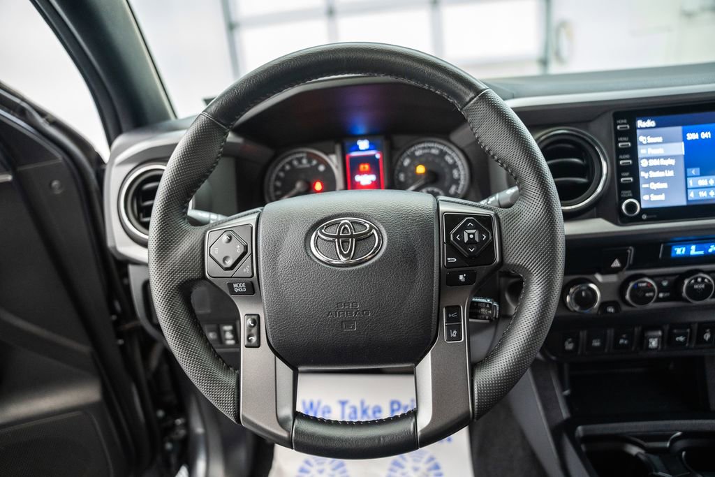 Used 2023 Toyota Tacoma TRD Off-Road w/ Technology Package AWD/4WD image 33
