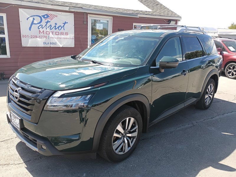 Used 2023 Nissan Pathfinder SL w/ Black Appearance Package