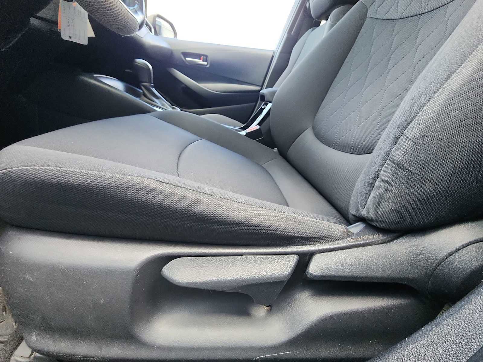 Used 2020 Toyota Corolla LE image 13