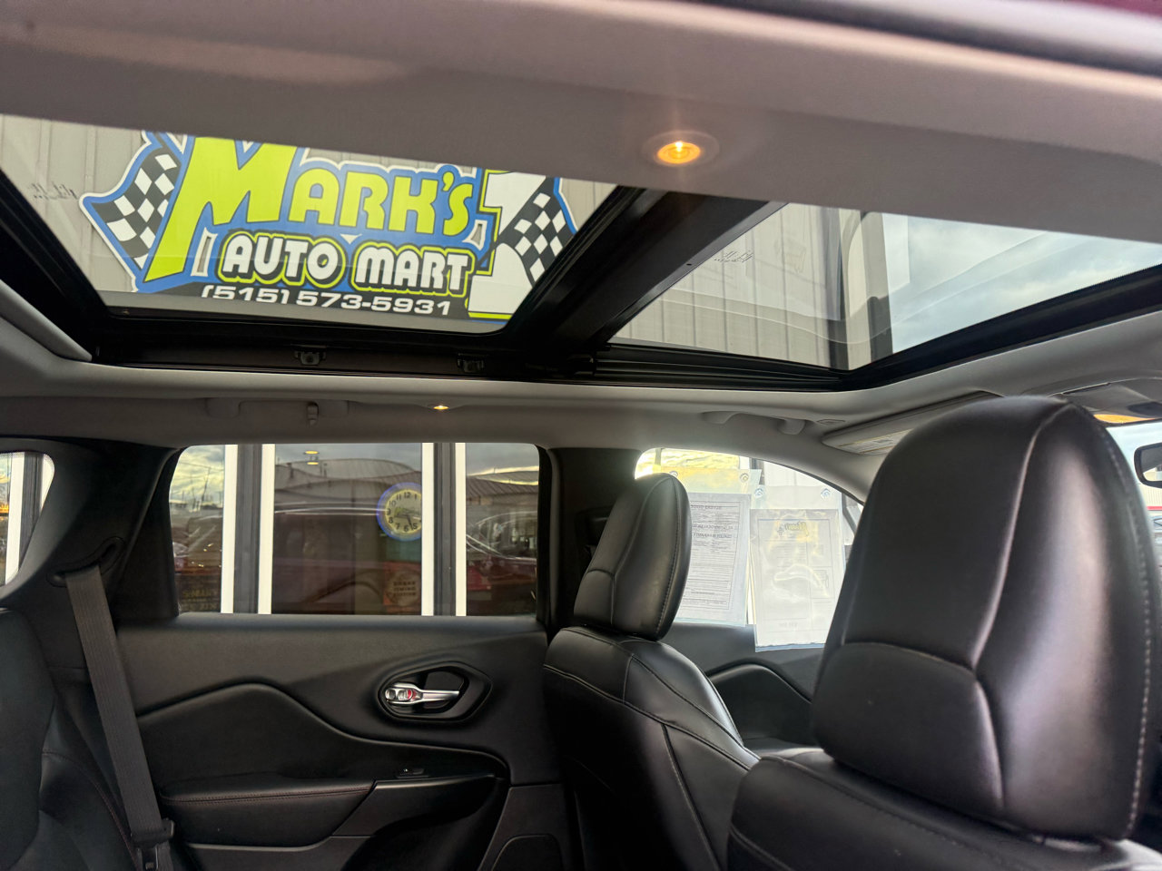 Used 2019 Jeep Cherokee Trailhawk image 20