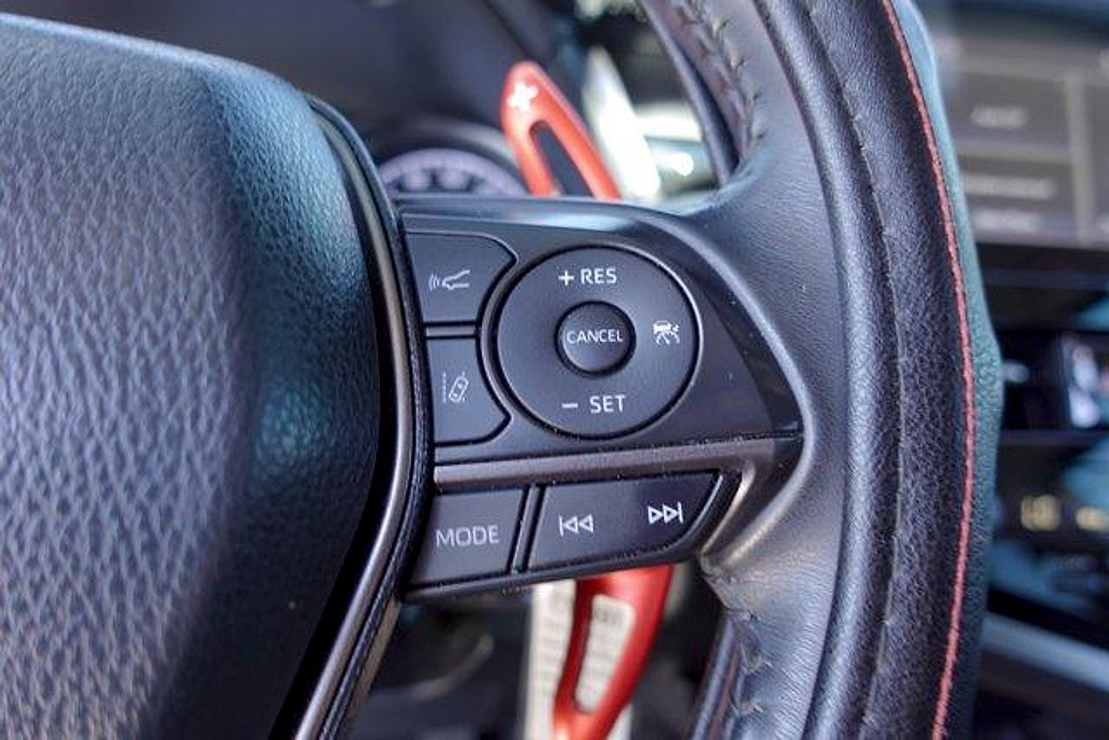 Used 2022 Toyota Camry SE FWD image 16