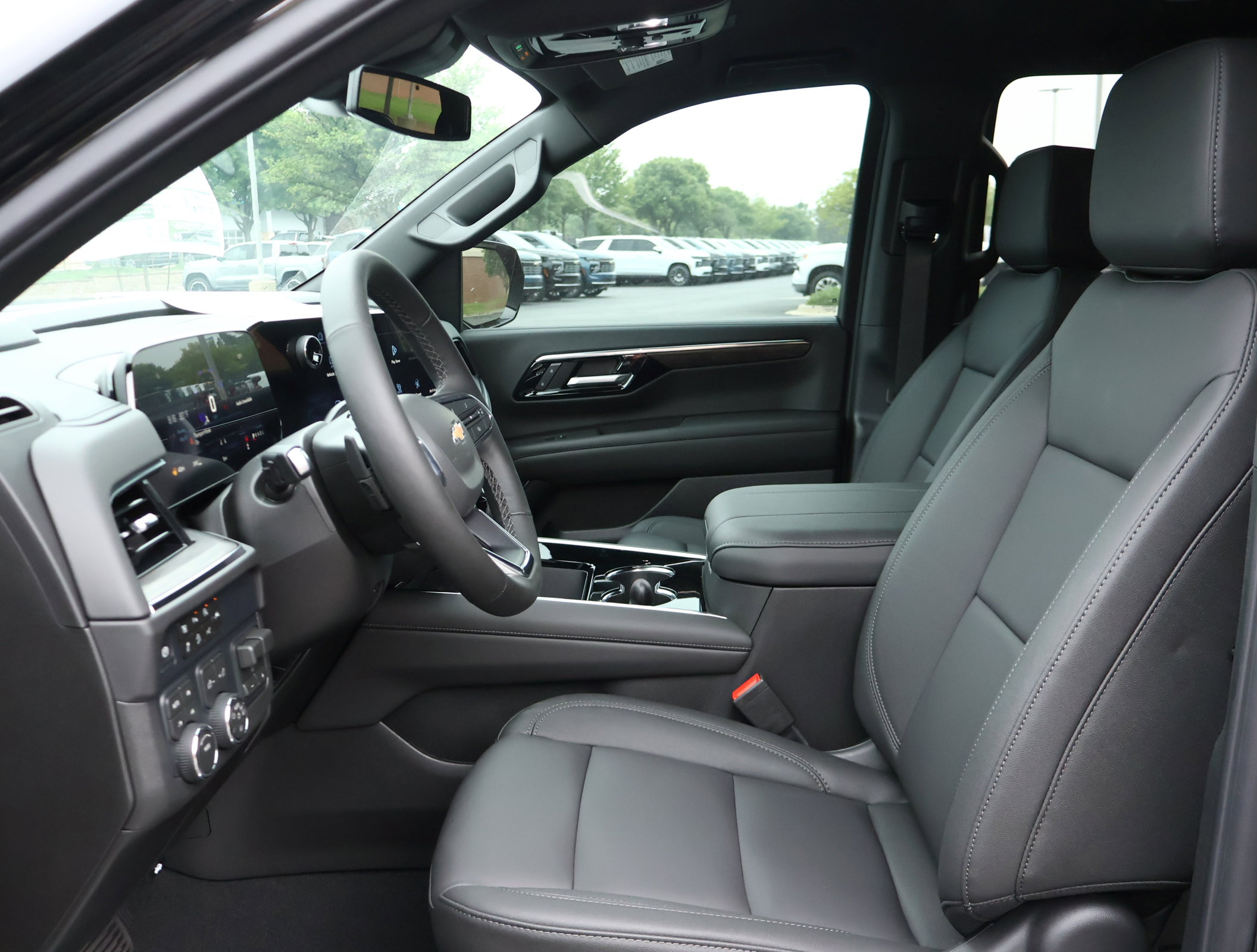 New 2026 Chevrolet Suburban LT w/ Comfort Package AWD/4WD image 12