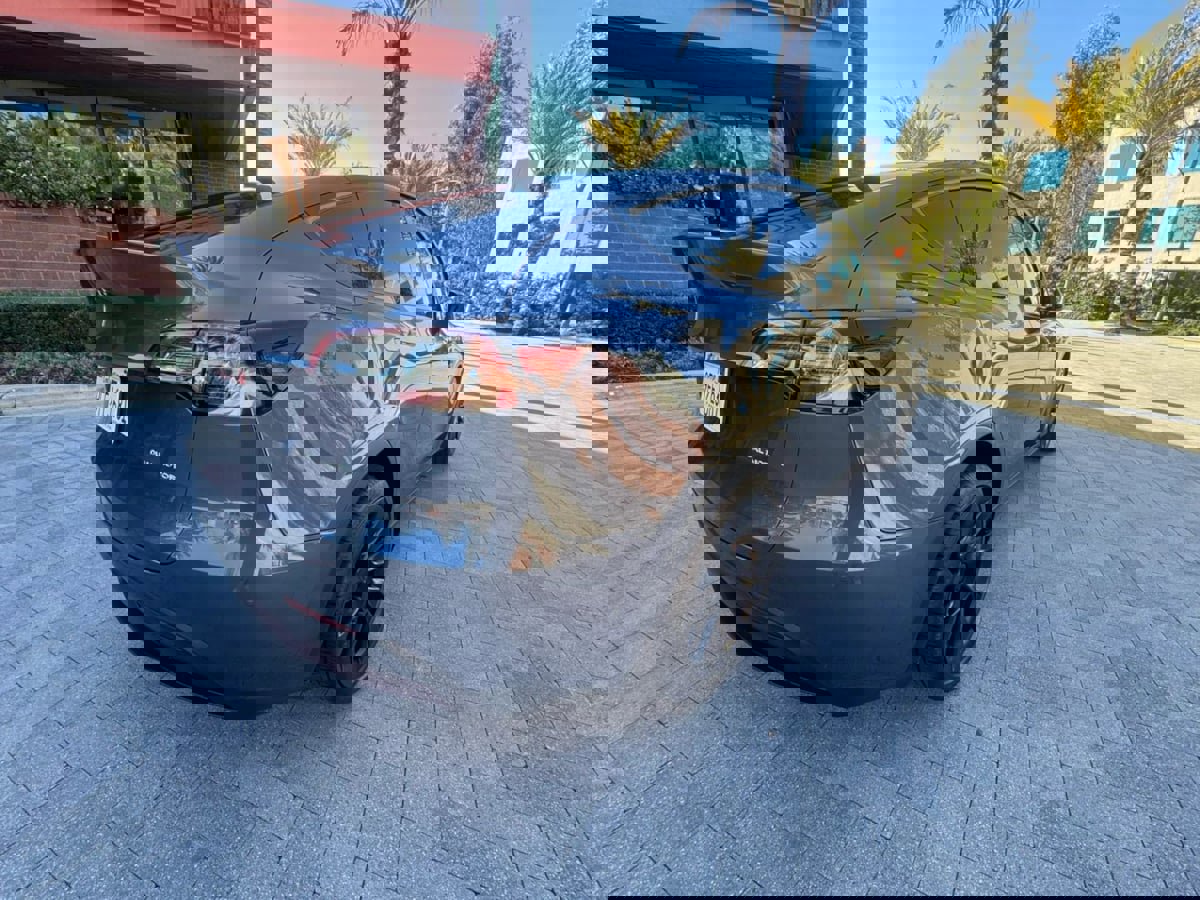 Used 2024 Tesla Model Y Long Range image 5