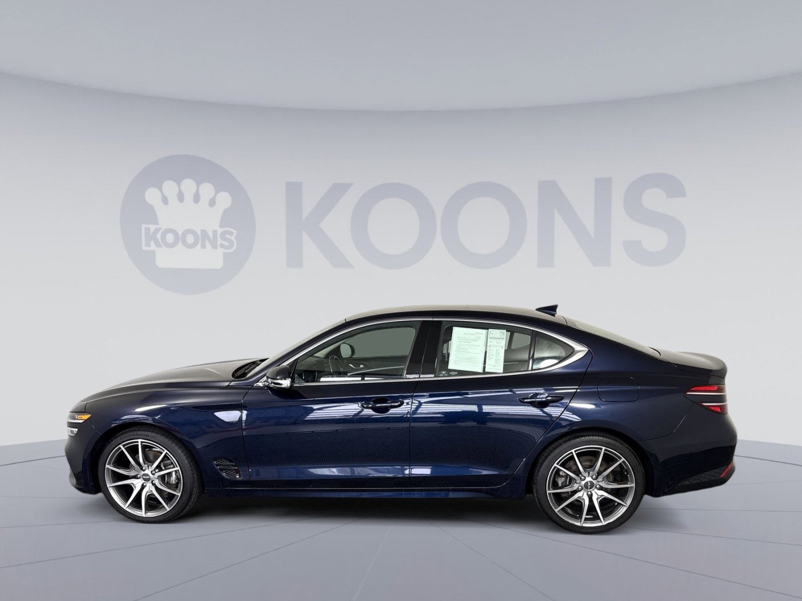 Used 2023 Genesis G70 2.0T image 2