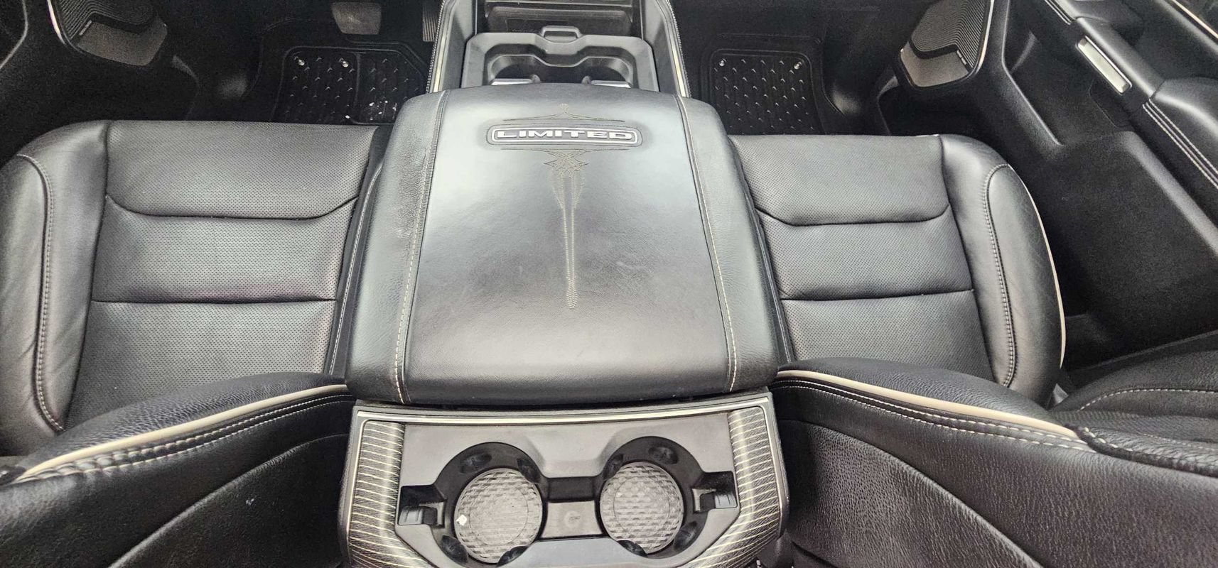 Used 2020 RAM 1500 Limited w/ Black Appearance Package AWD/4WD image 30