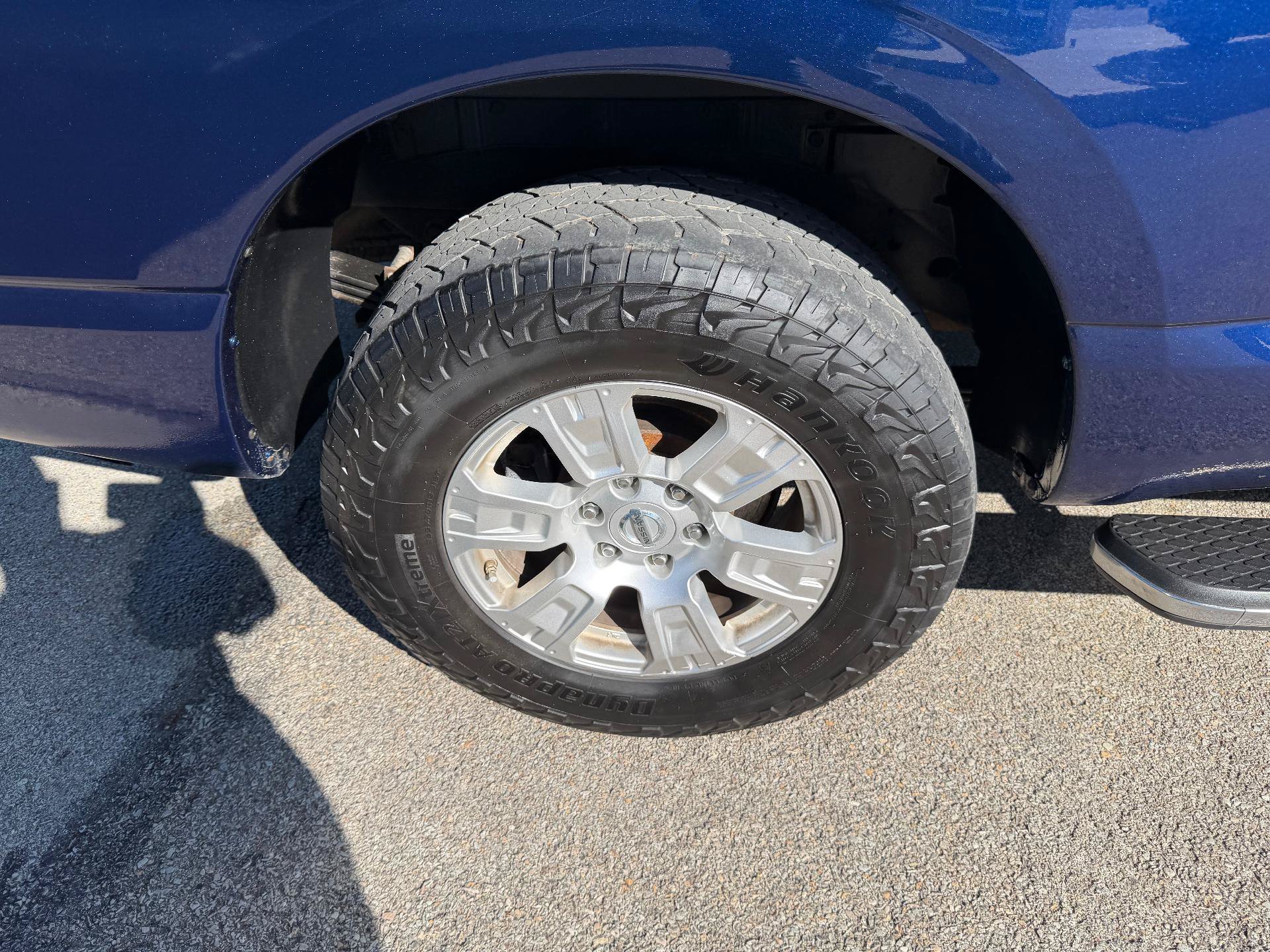 Used 2019 Nissan Titan SV AWD/4WD image 11