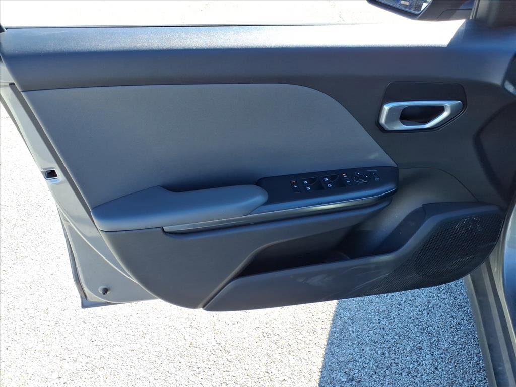 Used 2025 Kia K4 LXS image 18