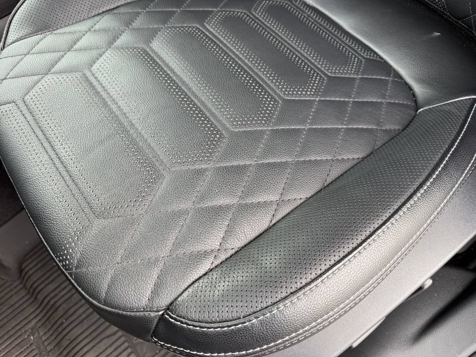 Used 2024 Ford Escape SE w/ PHEV Premium Package FWD image 10