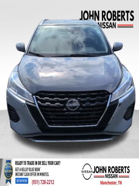 Used 2023 Nissan Kicks SV FWD image 2