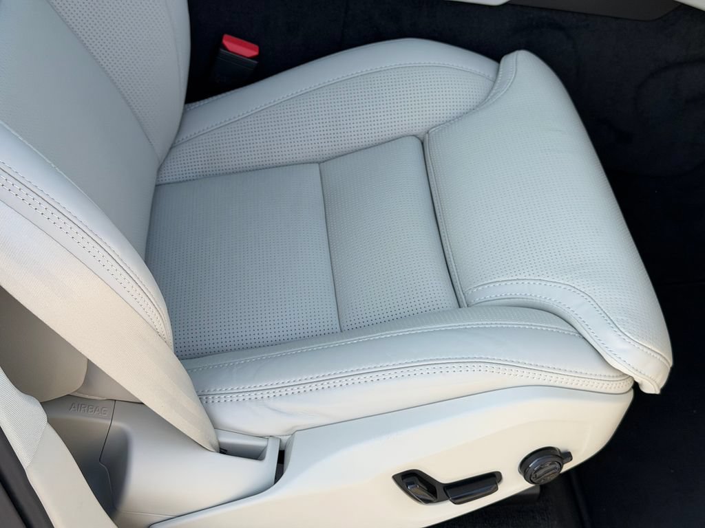 New 2026 Volvo XC90 B6 Ultra AWD/4WD image 8