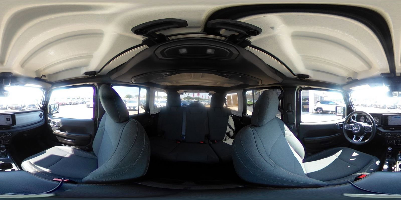 Used 2025 Jeep Wrangler Sahara image 40