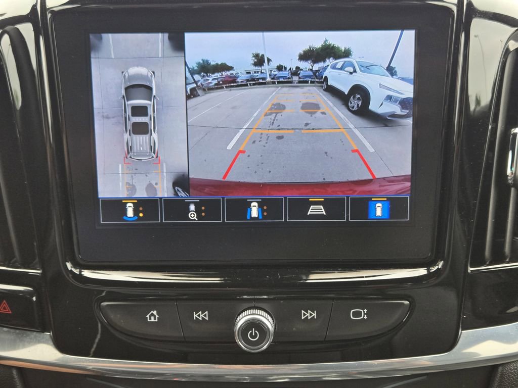 Used 2023 Chevrolet Traverse LT w/ Rear Camera Mirror Package FWD image 5