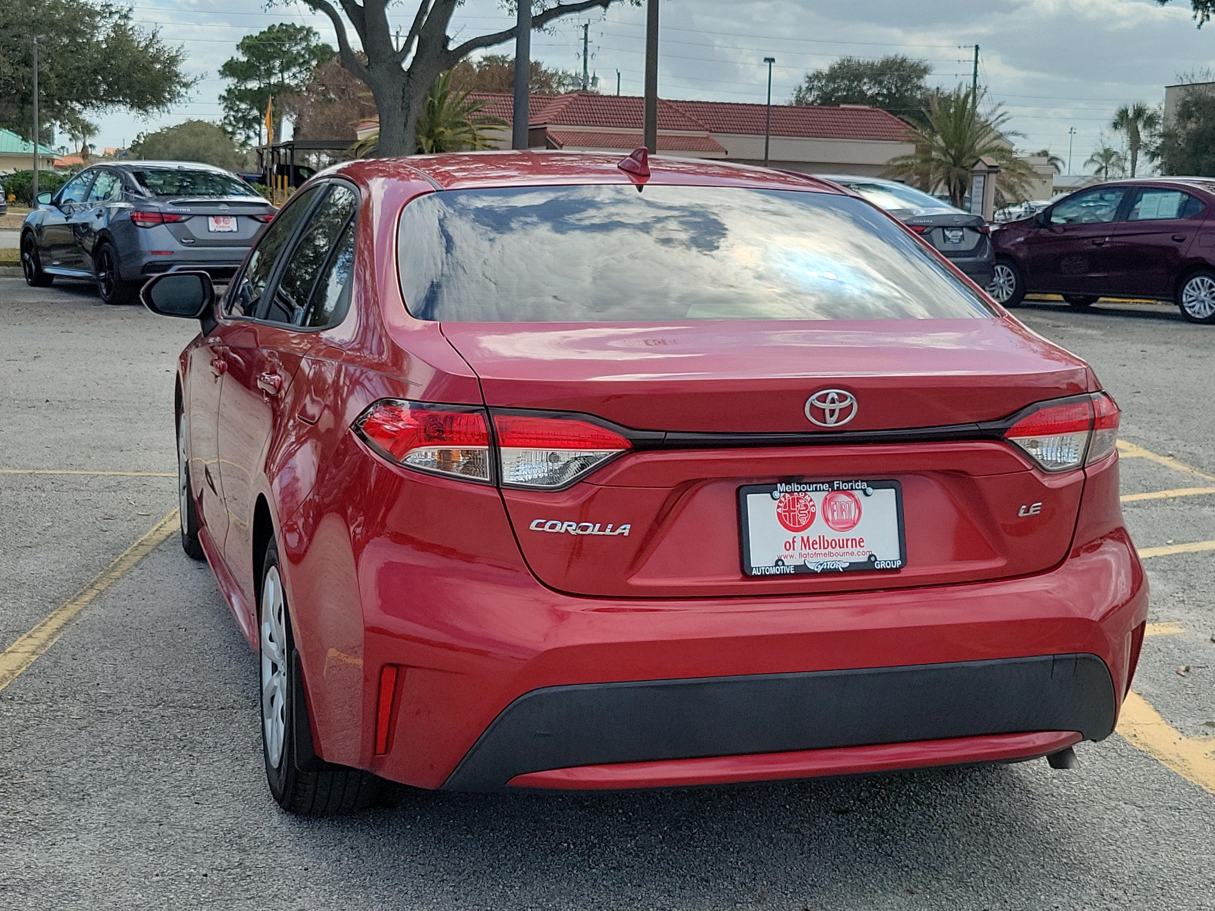 Used 2021 Toyota Corolla LE FWD image 3