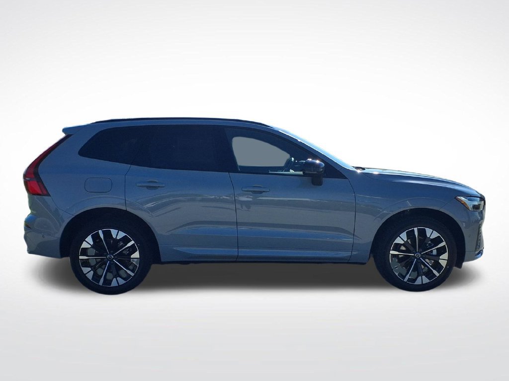 New 2026 Volvo XC60 B5 Plus w/ Protection Package Premier AWD/4WD image 8
