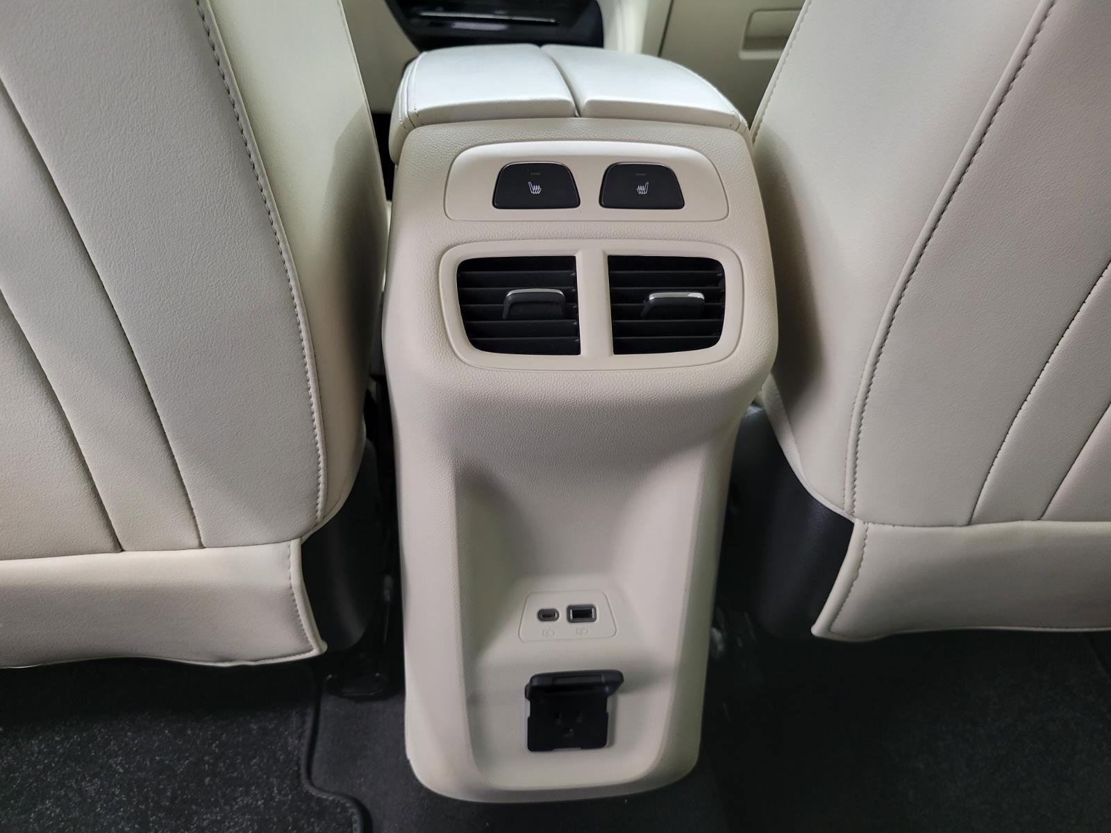 Used 2021 Buick Envision Avenir AWD/4WD image 23