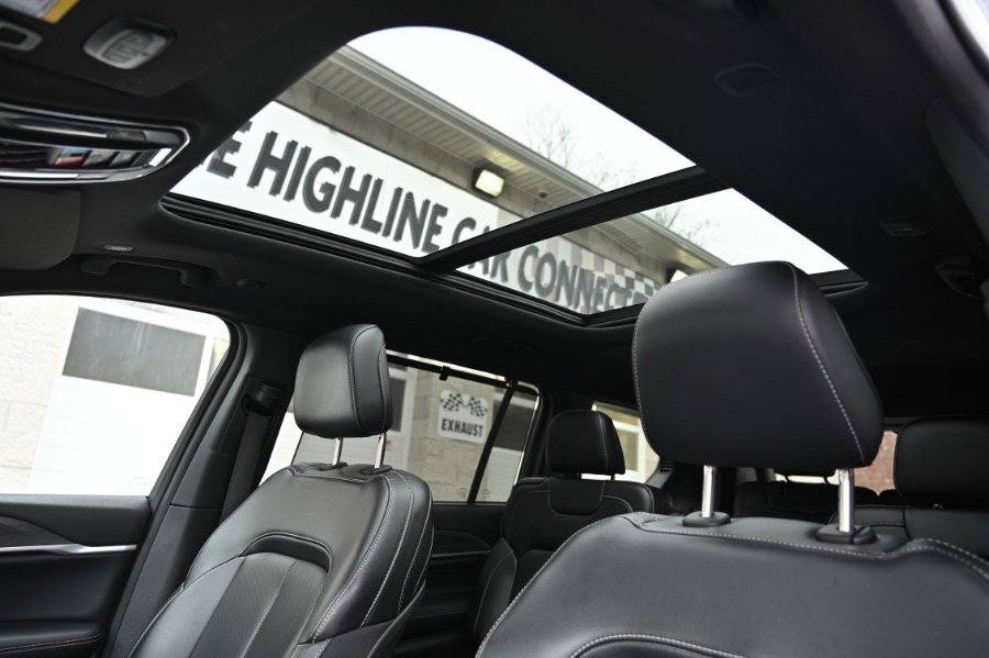 Used 2024 Jeep Grand Cherokee L Limited w/ Luxury Tech Group II AWD/4WD image 3
