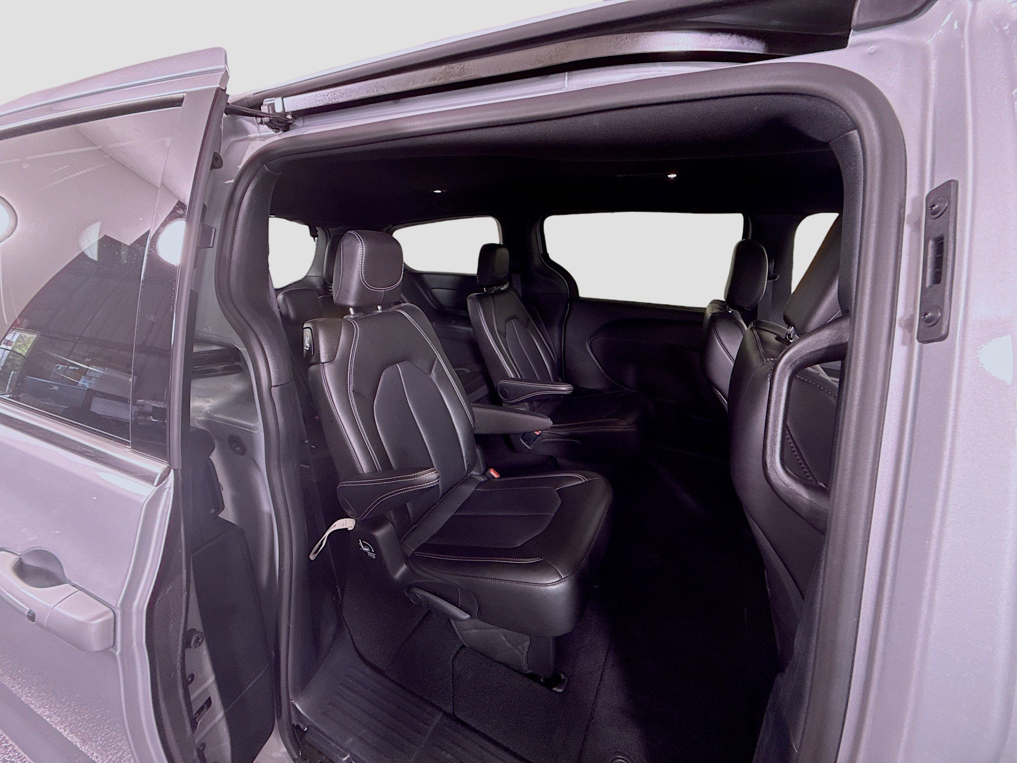 Used 2026 Chrysler Pacifica Select FWD image 26