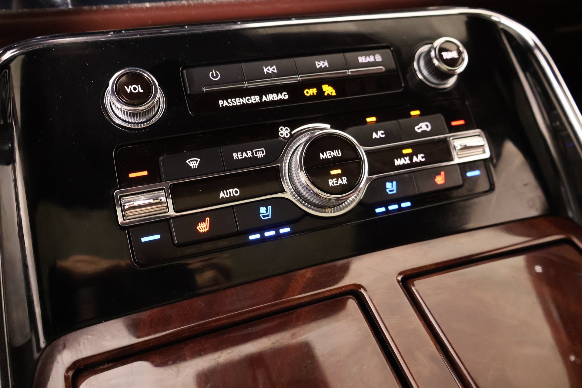 Used 2020 Lincoln Navigator L Black Label AWD/4WD image 8