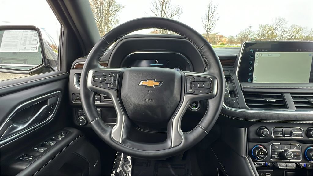 Used 2023 Chevrolet Suburban Premier image 29