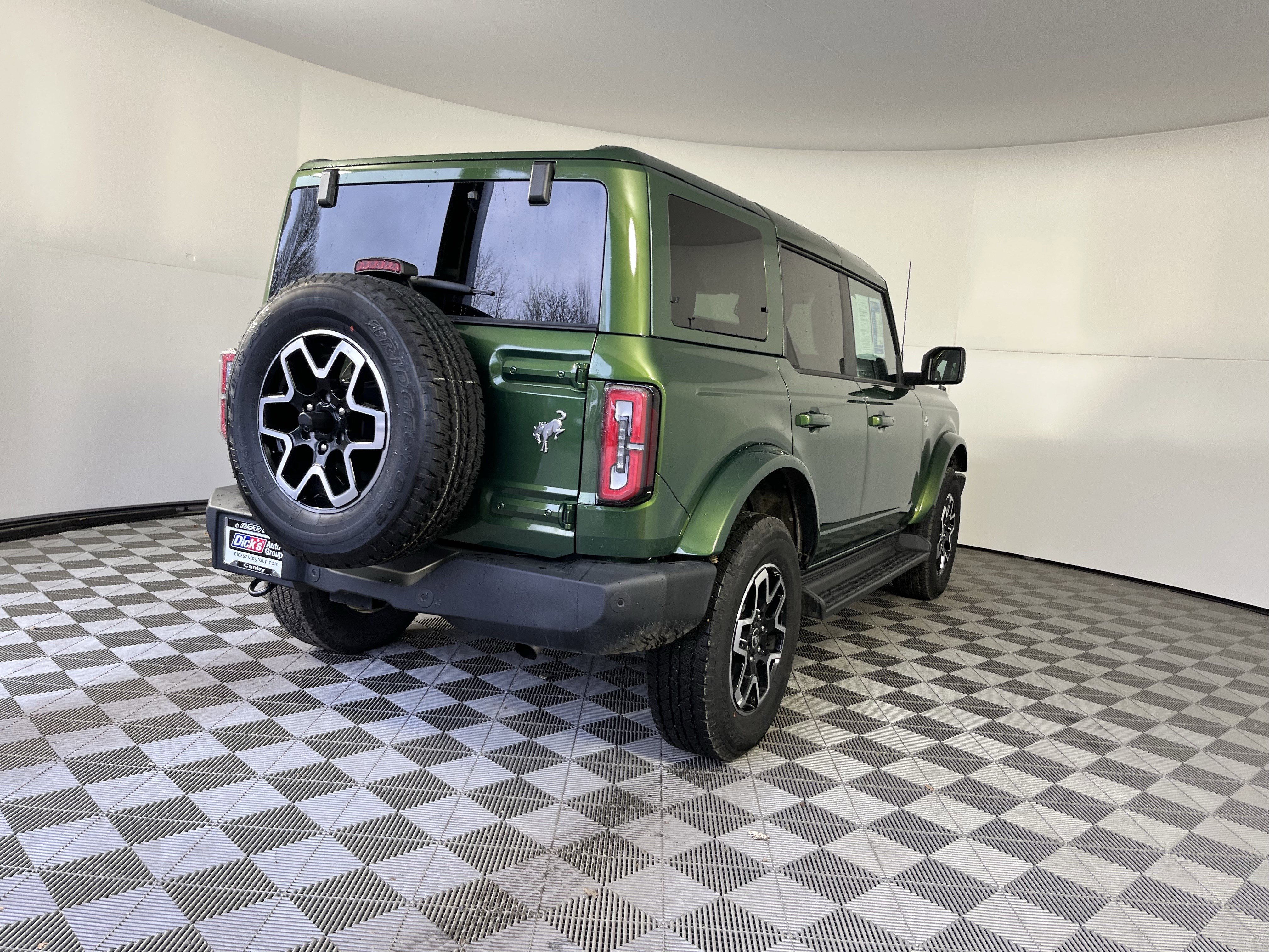 Used 2025 Ford Bronco Outer Banks image 5