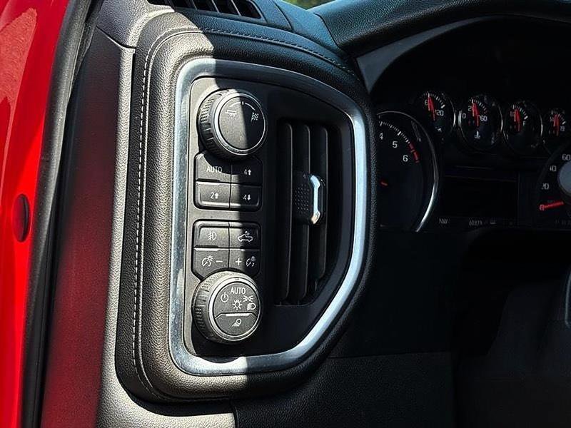 Used 2019 Chevrolet Silverado 1500 LT Trail Boss AWD/4WD image 16