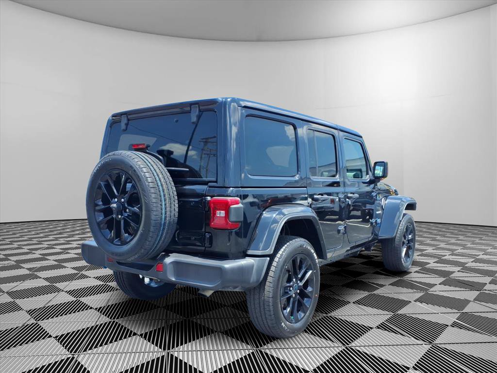 Used 2024 Jeep Wrangler Unlimited Sahara AWD/4WD image 28