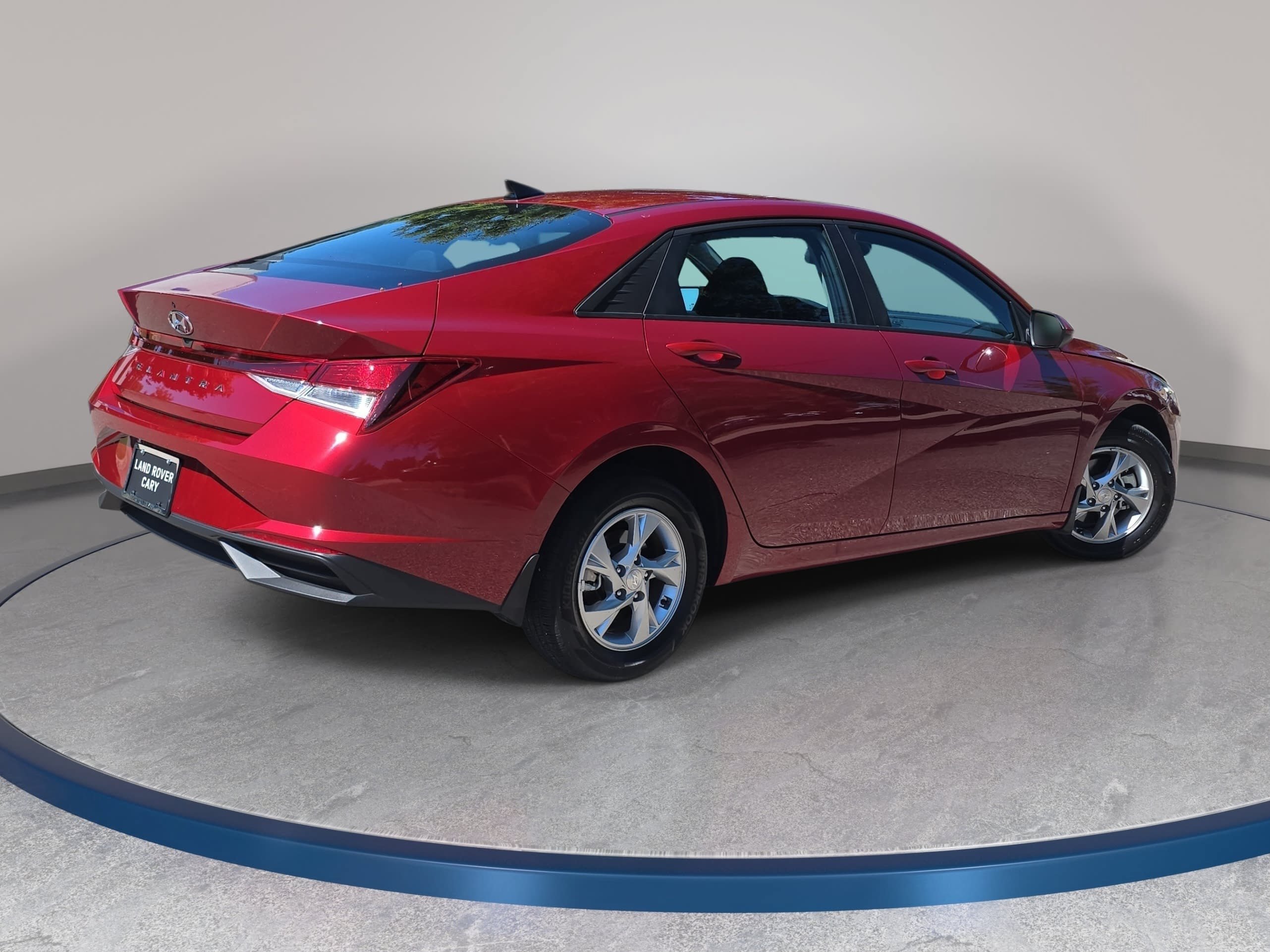 Used 2023 Hyundai Elantra SE FWD image 5