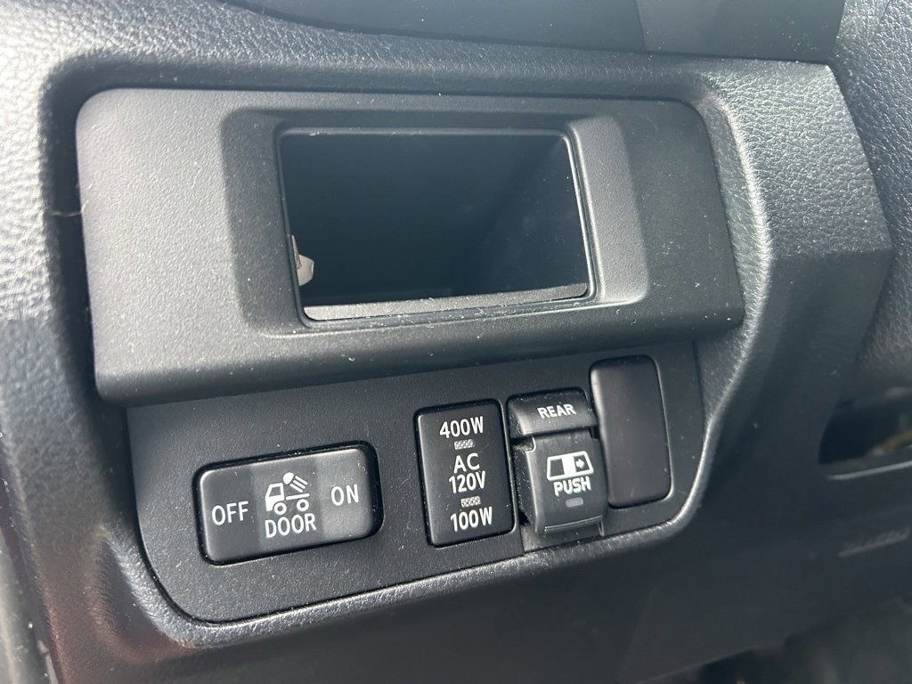 Used 2017 Toyota Tacoma SR5 image 15