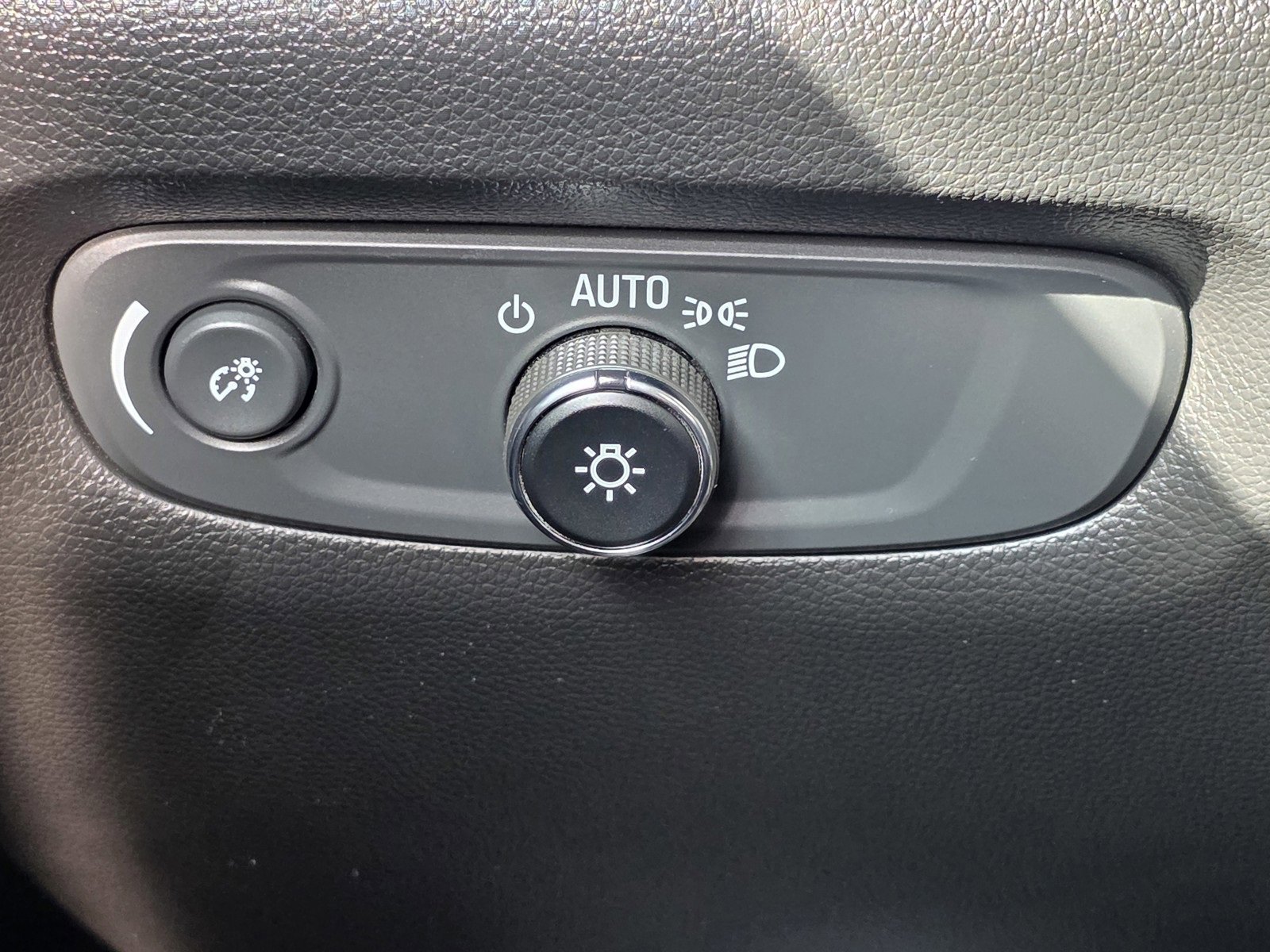 Used 2023 Chevrolet Traverse RS w/ LPO, Floor Liner Package image 35