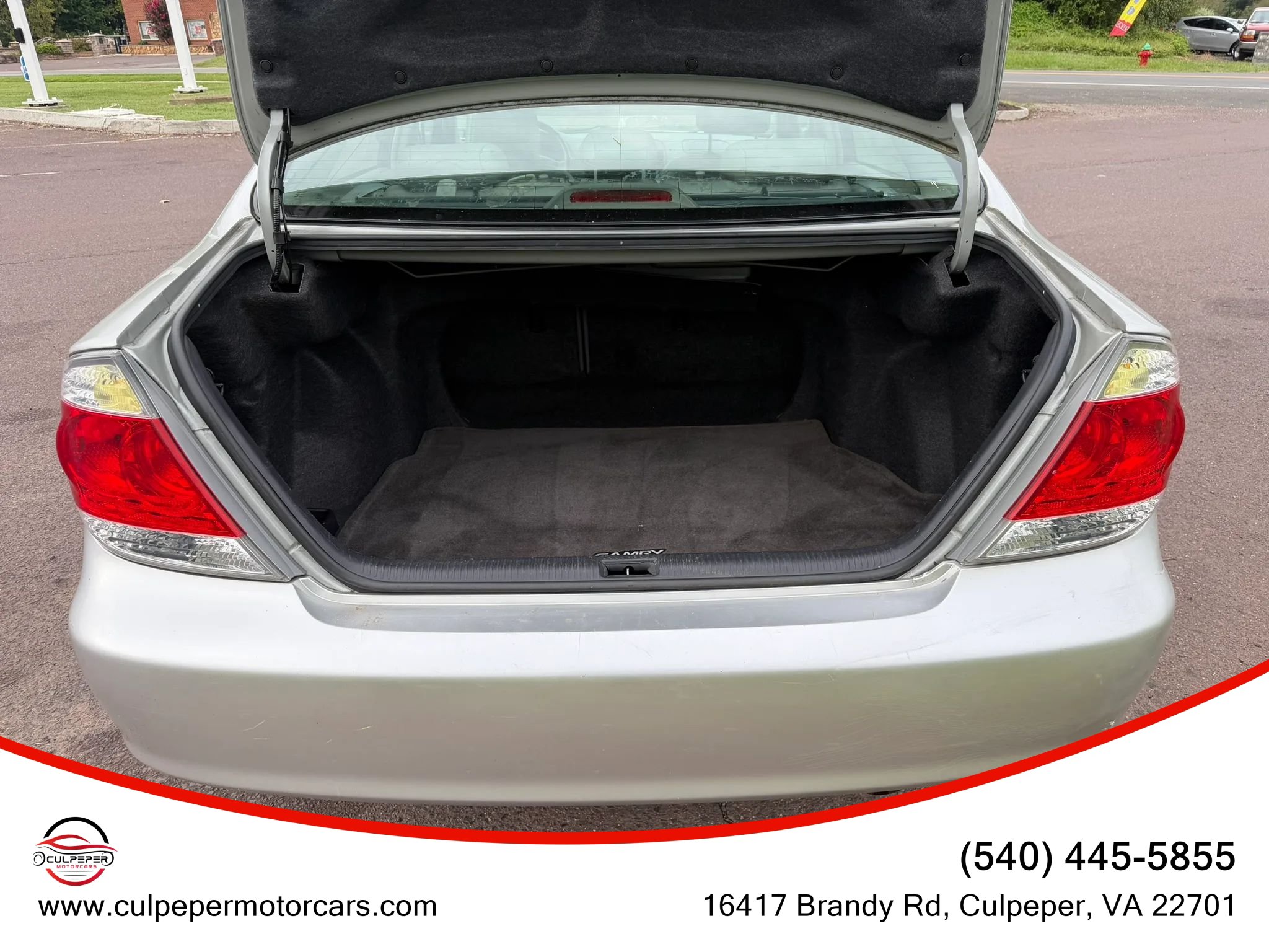 Used 2005 Toyota Camry XLE FWD image 12
