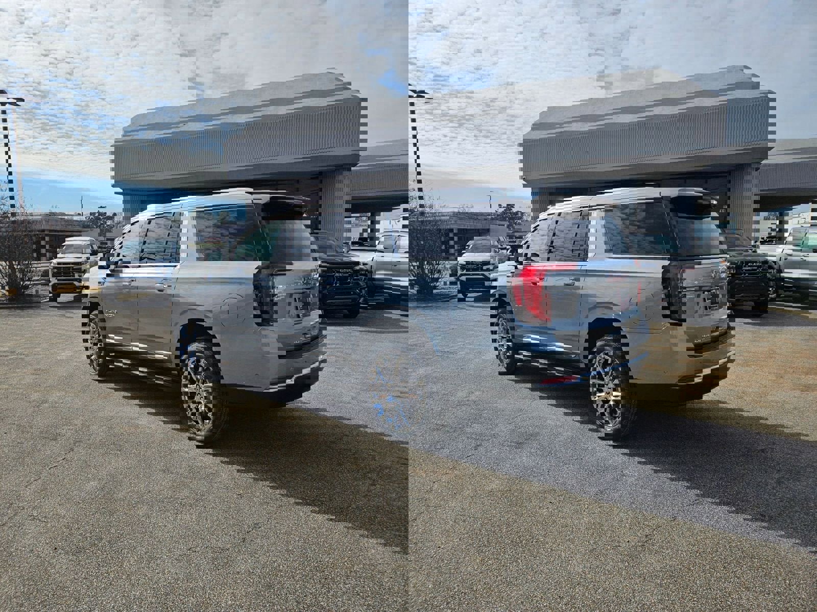 New 2026 GMC Yukon XL Elevation image 3