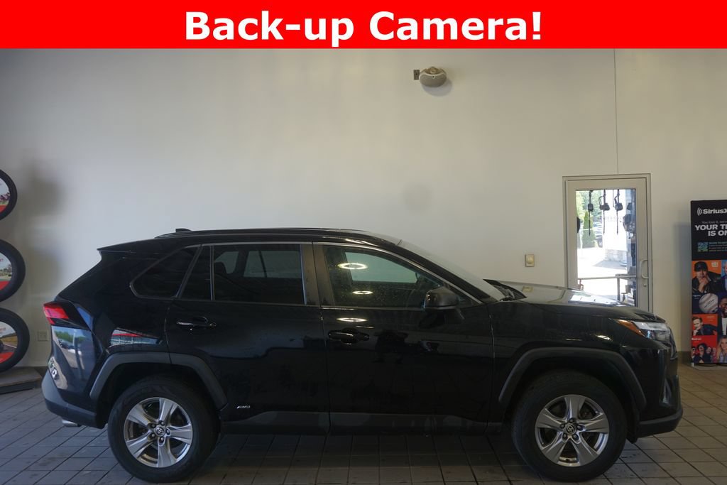 Used 2023 Toyota RAV4 LE AWD/4WD image 2