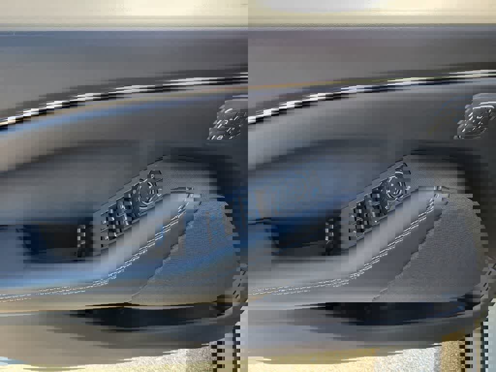 Used 2025 Ford Mustang Mach-E Select w/ Comfort Package Lite RWD image 18