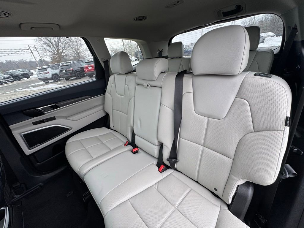 Used 2023 Kia Telluride EX image 14