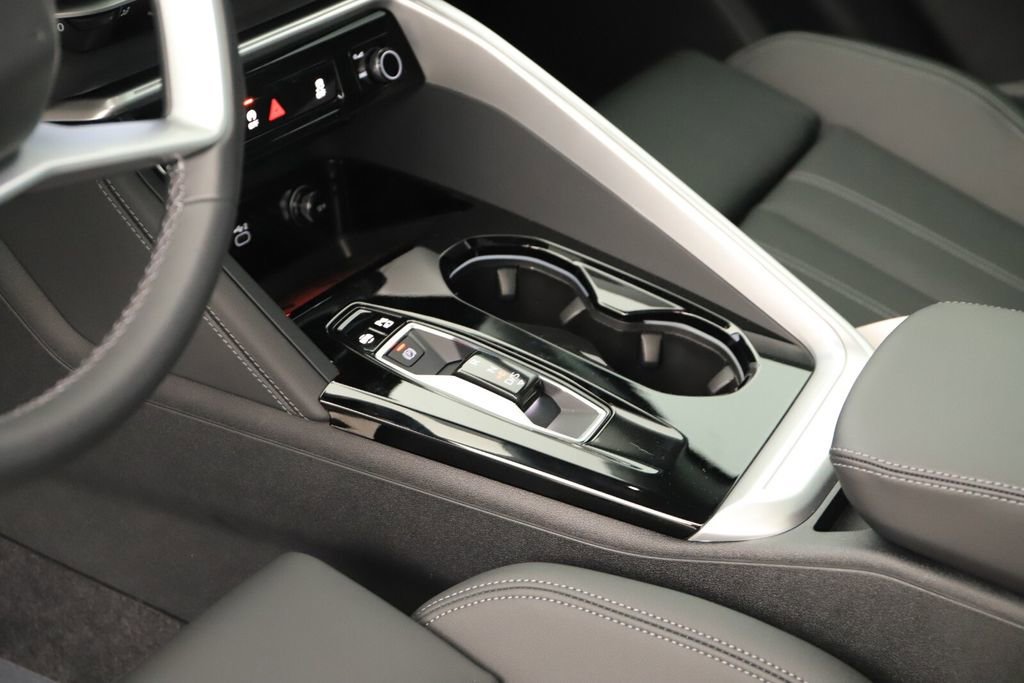 New 2025 Audi Q5 Premium Plus image 17