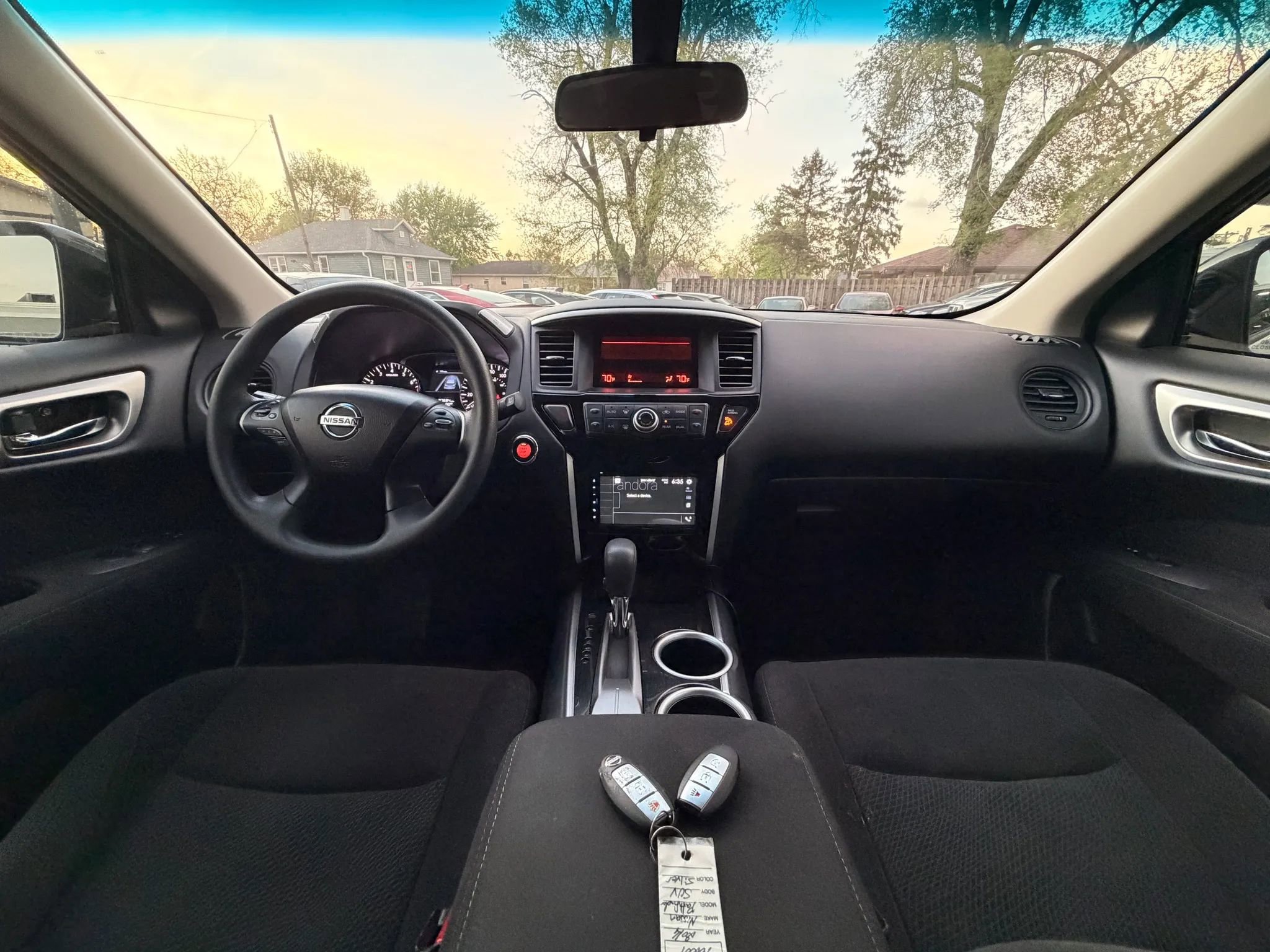 Used 2014 Nissan Pathfinder S FWD image 2