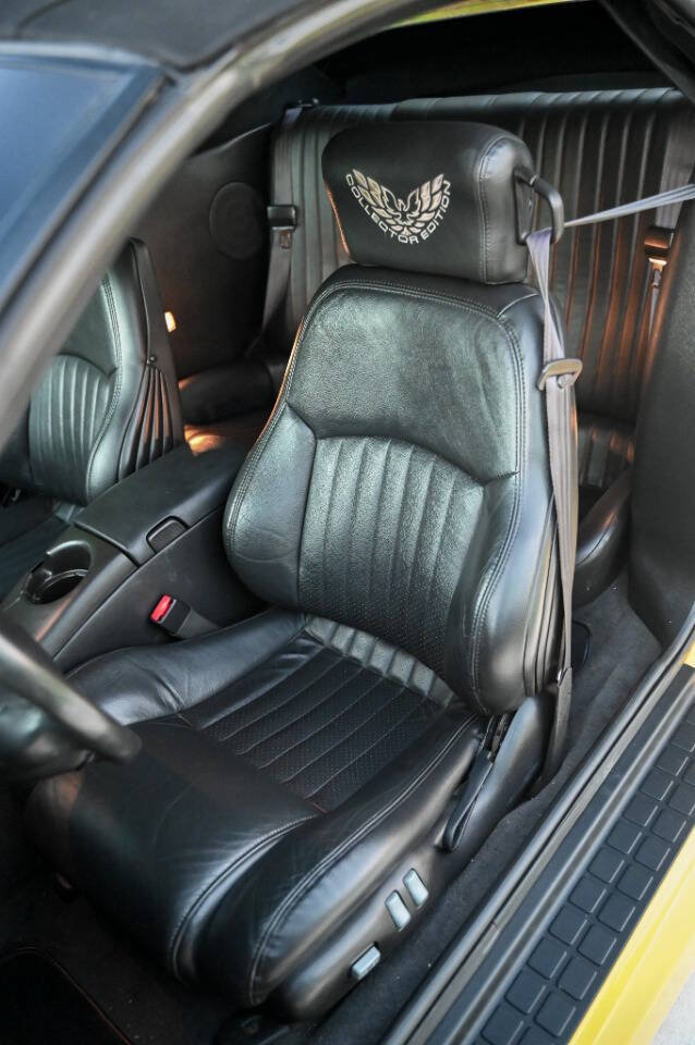 Used 2002 Pontiac Firebird Trans Am RWD image 86