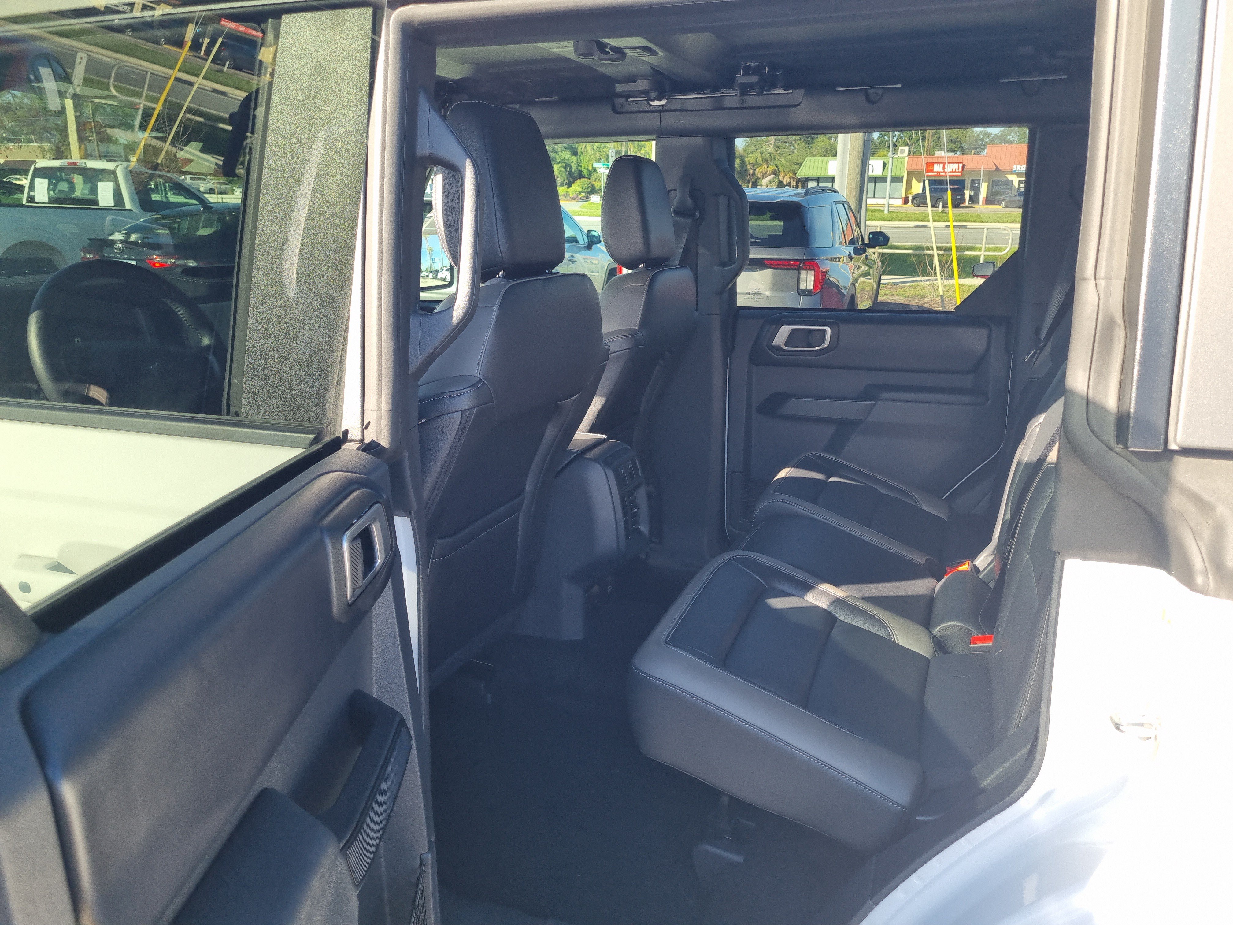 Used 2025 Ford Bronco Outer Banks AWD/4WD image 13