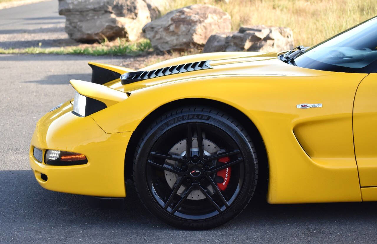 Used 2003 Chevrolet Corvette Z06 w/ Memory Package, 3 Drivers RWD image 18