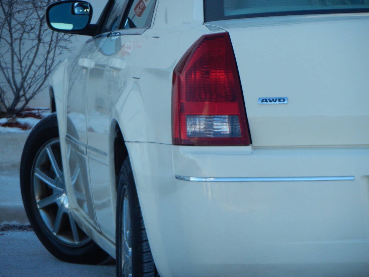 Used 2007 Chrysler 300 Touring L w/ Luxury Group AWD/4WD image 1
