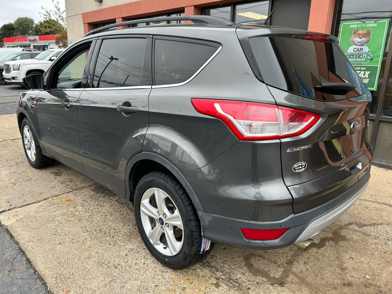 Used 2015 Ford Escape SE w/ Equipment Group 201A image 4