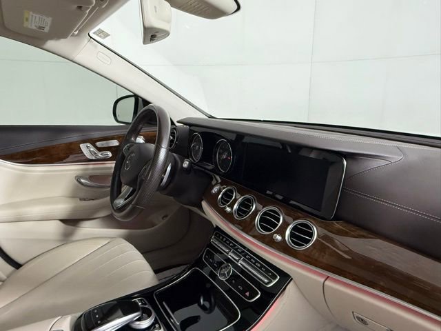 Used 2017 Mercedes-Benz E 300 4MATIC image 33