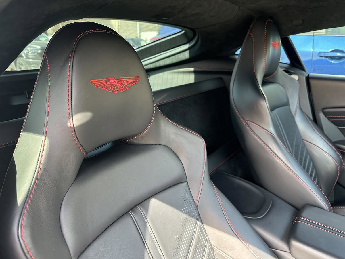Used 2023 Aston Martin V12 Vantage image 19