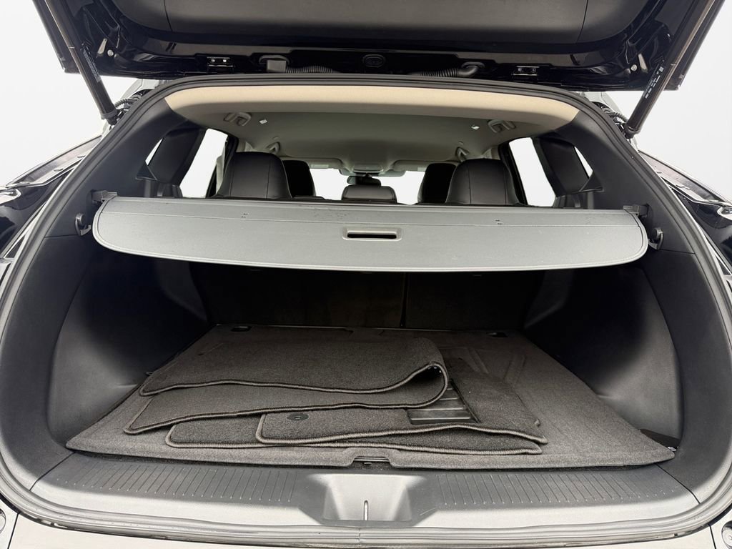 Certified 2025 Nissan Murano SV w/ Cargo Package image 18