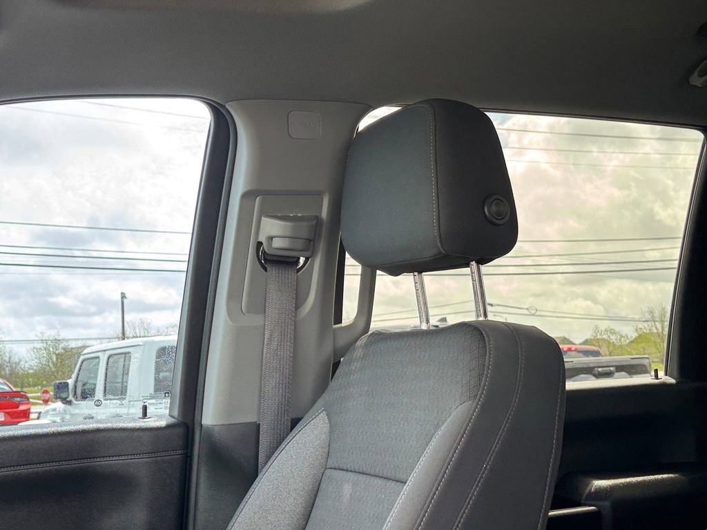 Used 2023 Chevrolet Silverado 2500 LT w/ Convenience Package image 11