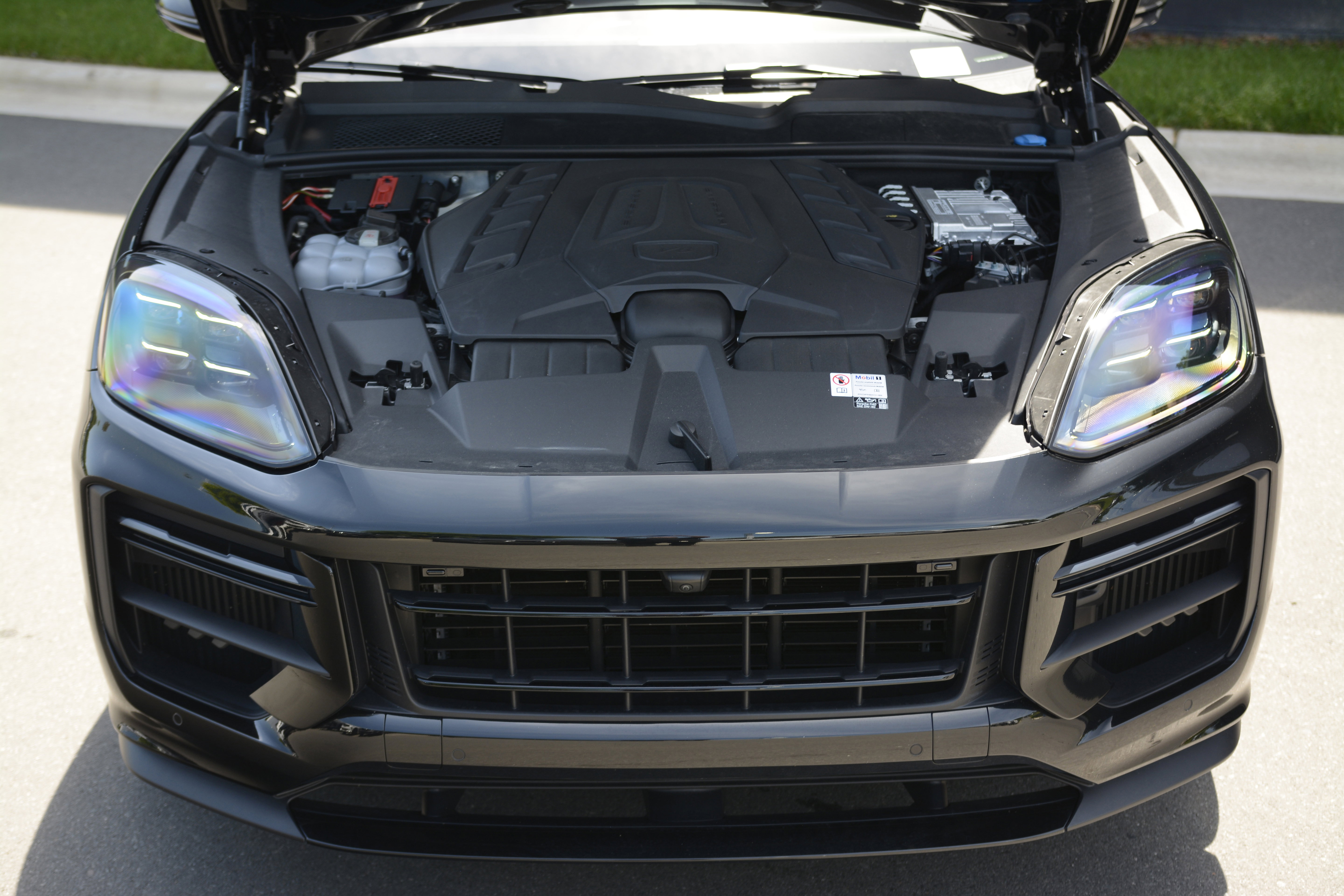 Certified 2024 Porsche Cayenne Turbo GT AWD/4WD image 33