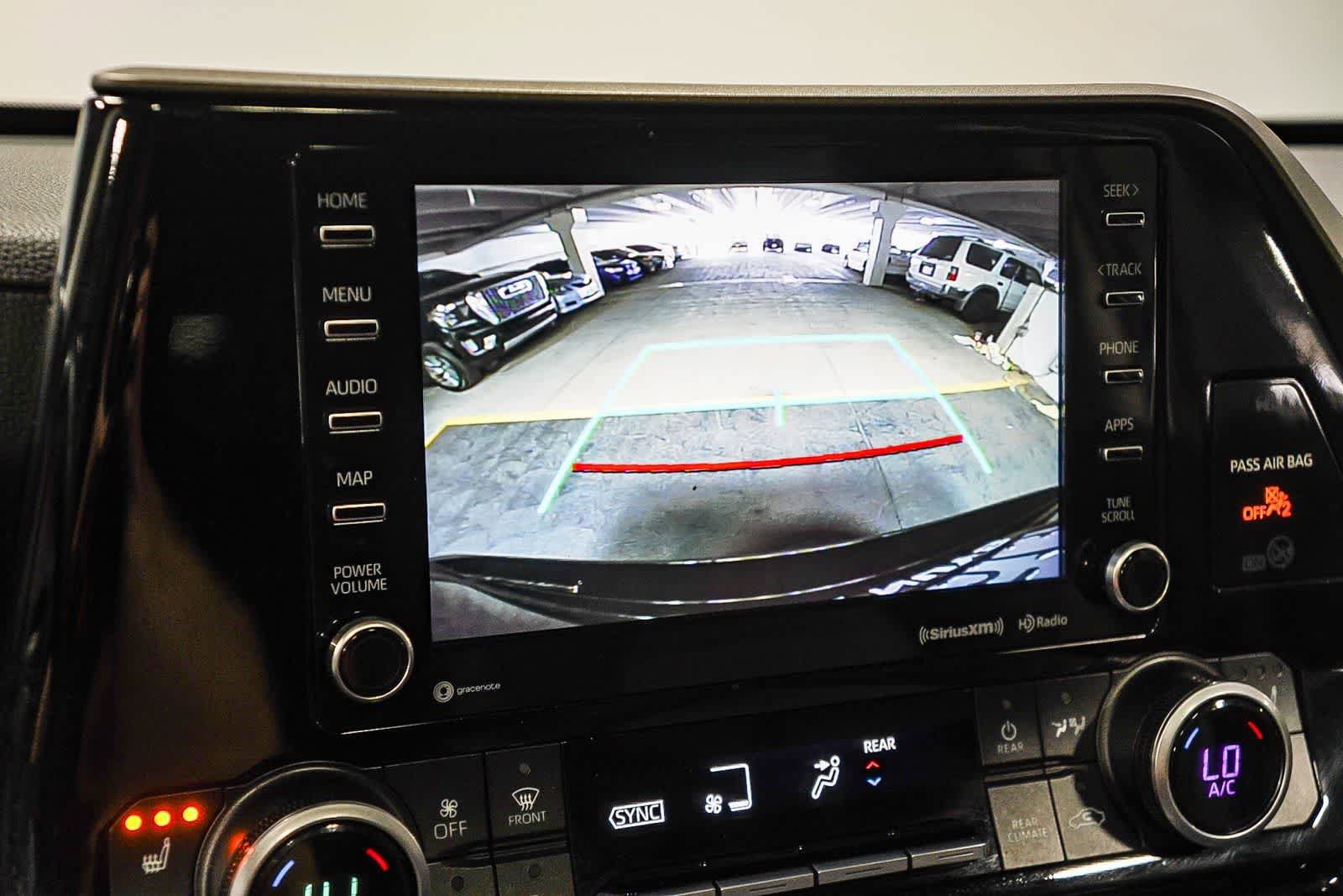 Used 2021 Toyota Highlander XLE image 27