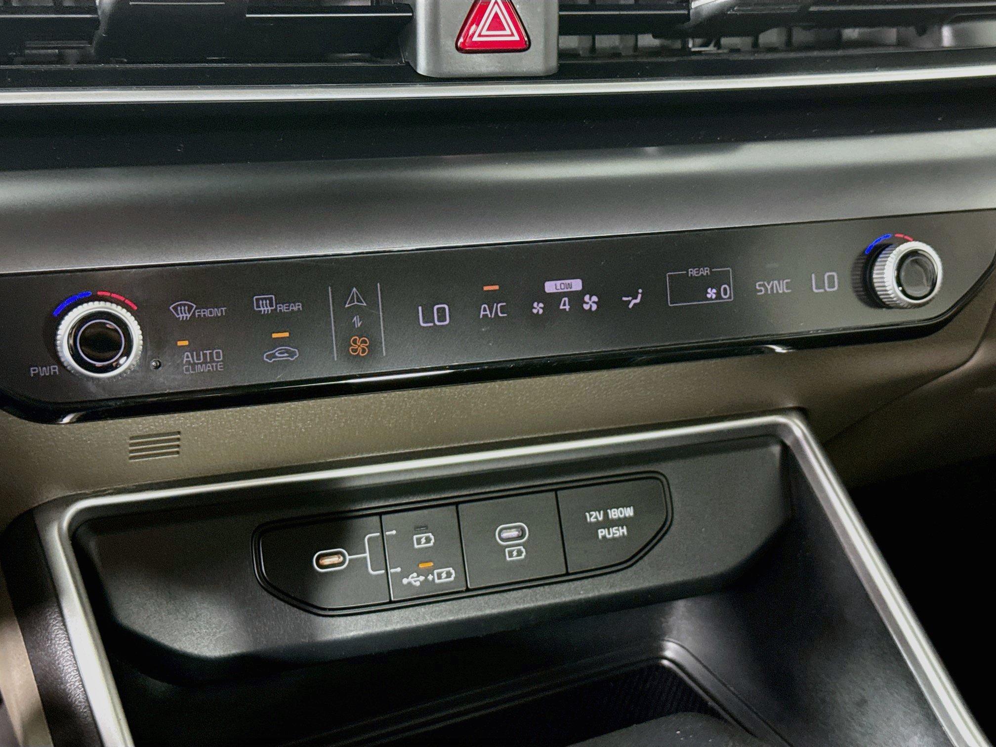 Used 2025 Kia Carnival FWD image 19